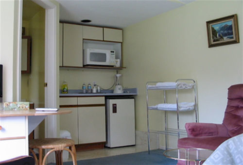 Cadboro Bay Bed & Breakfast Виктория Екстериор снимка
